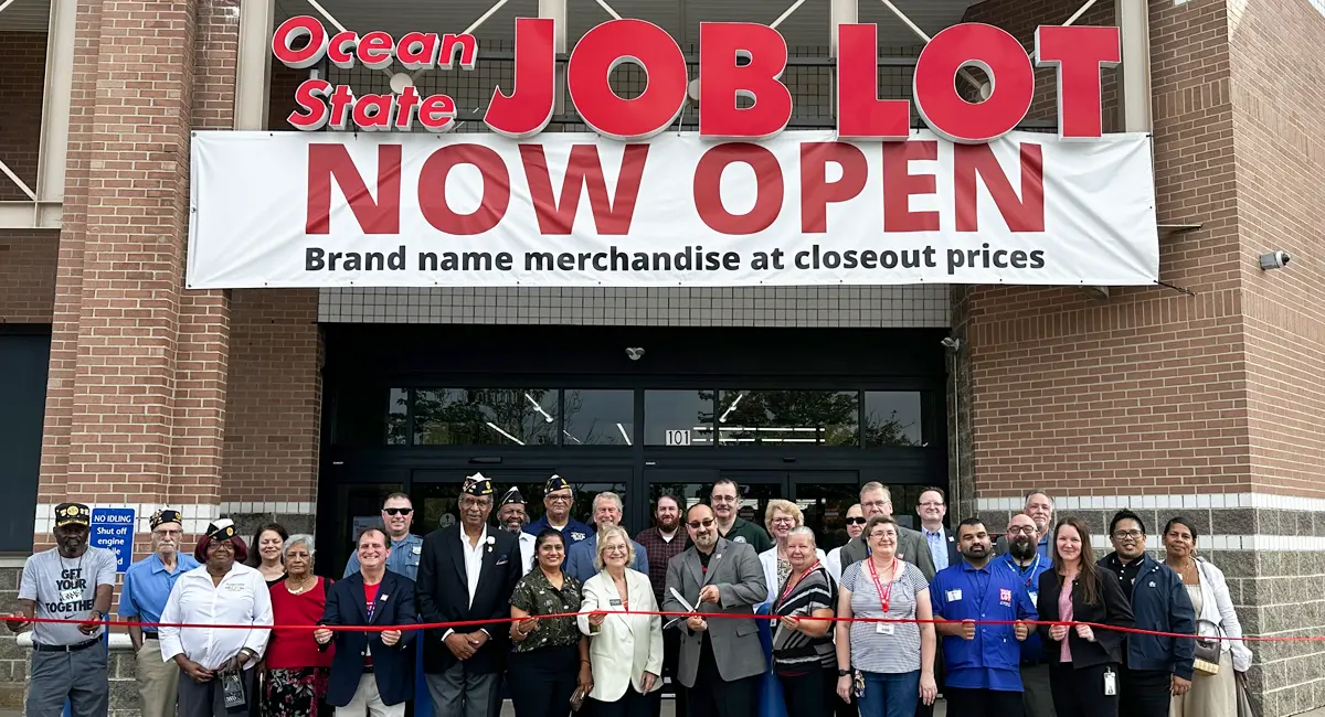 Ribbon cutting at Ocean State Job Lot in West Windsor Township, NJ