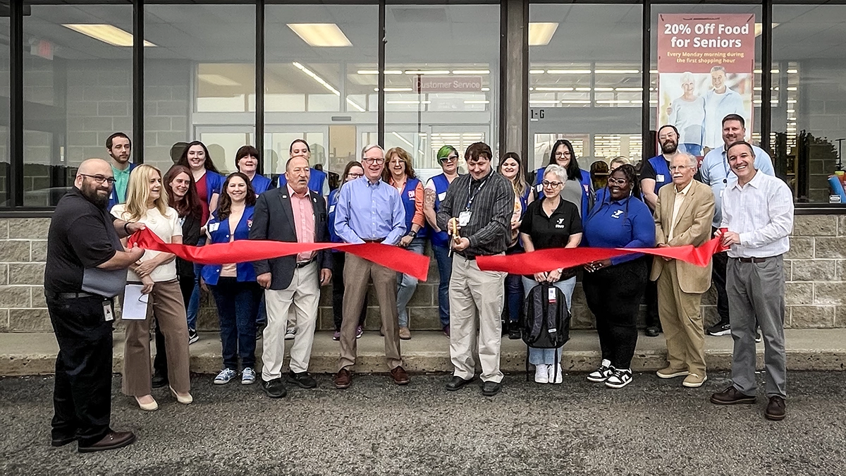 Ribbon cutting at the new Ocean State Job Lot in Auburn, Miane