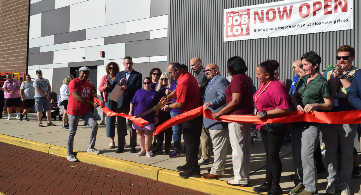 Ocean State Job Lot Glassboro Store Team Leader Tom Bergamo cut the ribbon during the grand opening celebration, joined by Ocean State Job Lot team members; Gloucester County Commissioner Nick DeSilvio; Glassboro Borough Council President Anna Miller; Glassboro Borough Councilwoman Danielle Spence; and representatives from Angels Community Outreach. The Glassboro location is OSJL’s 12th store in New Jersey and second in Gloucester County.