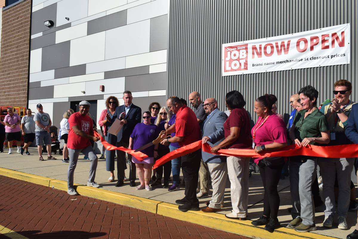 Ocean State Job Lot Glassboro Store Team Leader Tom Bergamo cut the ribbon during the grand opening celebration, joined by Ocean State Job Lot team members; Gloucester County Commissioner Nick DeSilvio; Glassboro Borough Council President Anna Miller; Glassboro Borough Councilwoman Danielle Spence; and representatives from Angels Community Outreach. The Glassboro location is OSJL’s 12th store in New Jersey and second in Gloucester County.